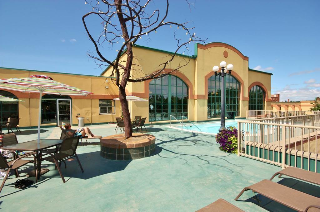 Temple Gardens Hotel & Spa Moose Jaw Bagian luar foto