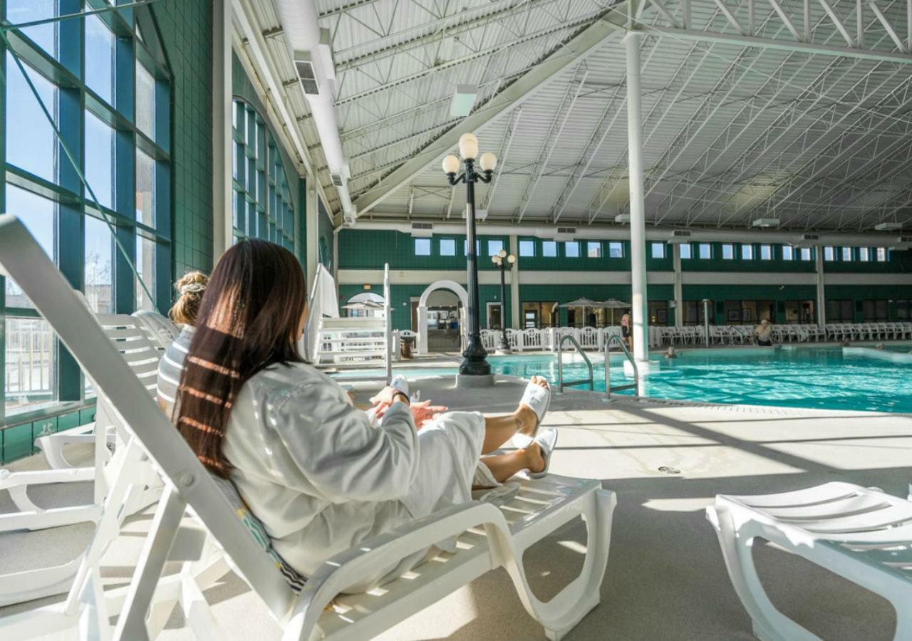 Temple Gardens Hotel & Spa Moose Jaw Bagian luar foto